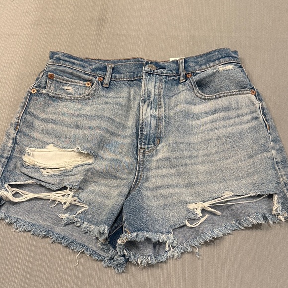 American Eagle Light Blue High Rise Distressed Jean Shorts Size 10 NWT - Picture 1 of 4